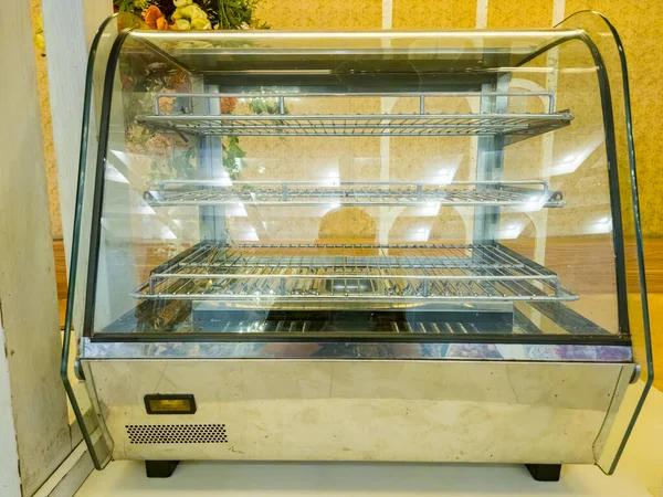 Making Meal Service Easier With a Food Warmer Display
