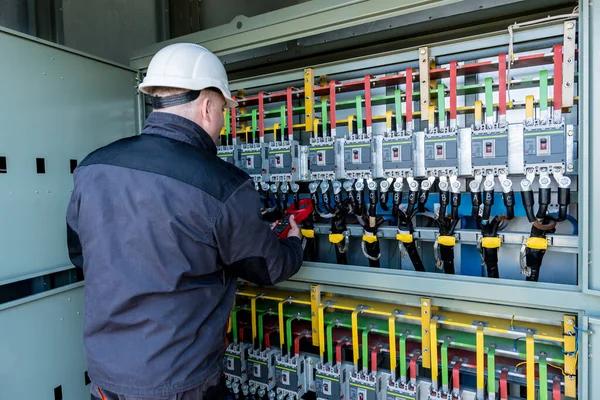 A Homeowner’s Guide to Planning Electrical Panel Replacement